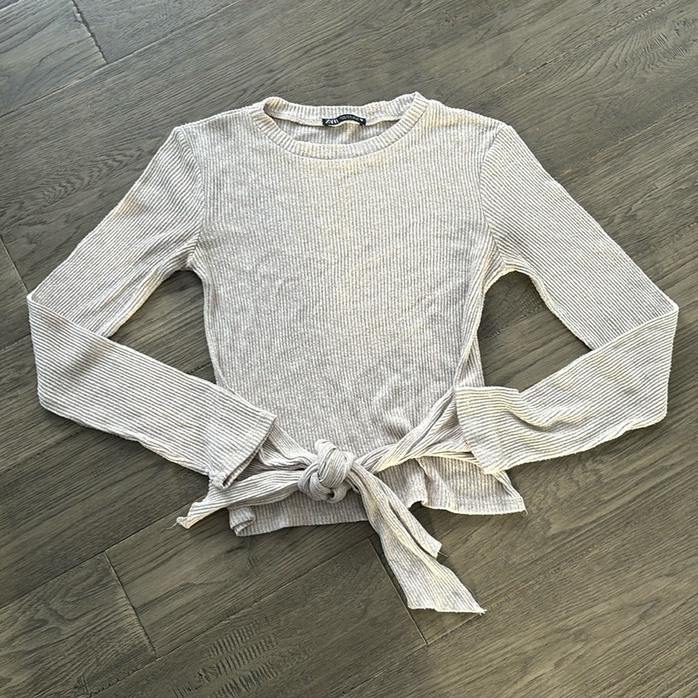 🔥Zara🔥 | Cream ribbed long sleeve with front tie